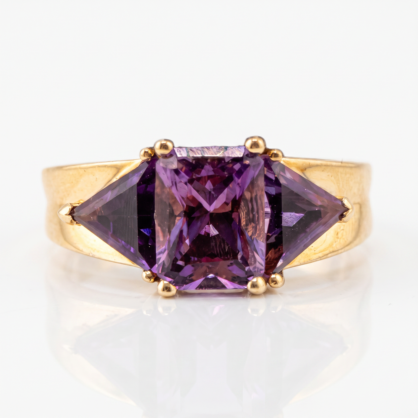 14kt Yellow Gold Amethyst 3-Stone Estate Ring